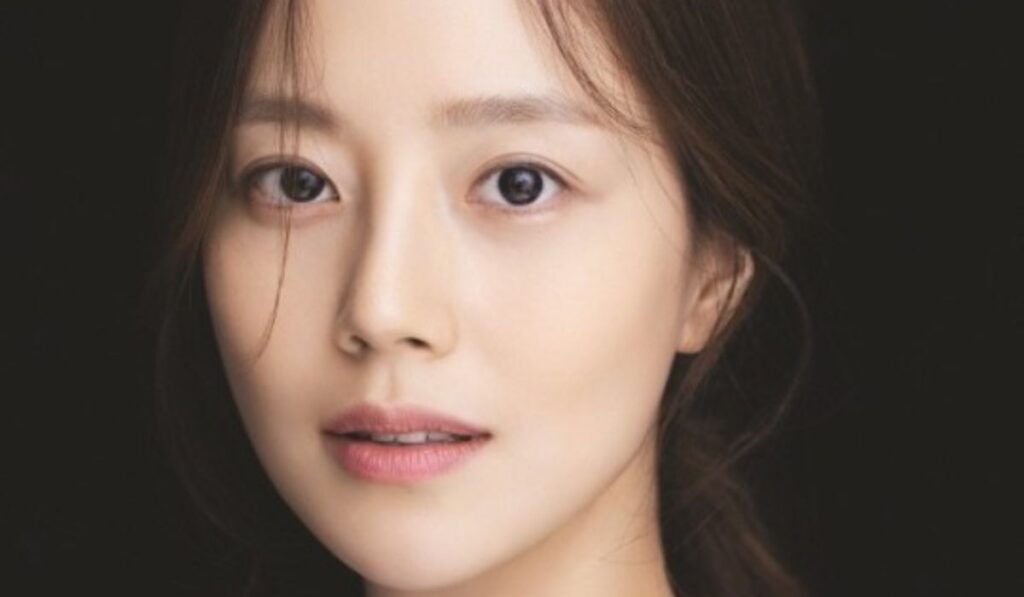 Actress Moon Chae Wons Agency To Take Strict Legal Action Against