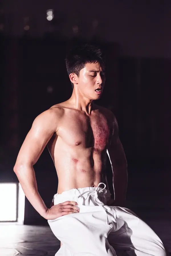 Midnight Runners’ Stars Kang Ha Neul And Park Seo Joon Show Off Toned ...