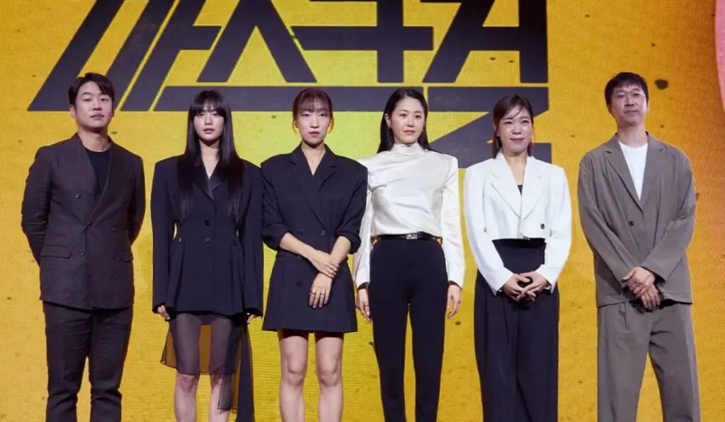 Netflix’s “Mask Girl” Cast Discuss What Drew Them To The Drama And More ...