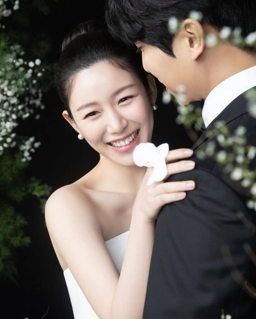 https://jazminemedia.com/wp-content/uploads/2024/04/Lee-Da-In-lee-seung-gi.jpg
