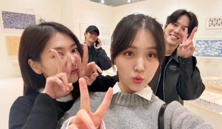 The “Love Next Door” Cast Reunites To Enjoy End-Year Outing, See The Sweet Photos