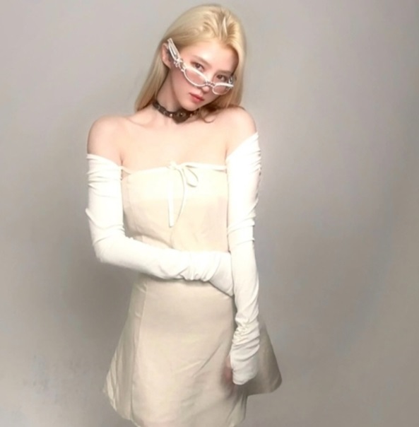 https://jazminemedia.com/wp-content/uploads/2025/01/han-so-hee-blonde.jpg