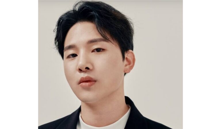 A Beloved Korean Singer Also Revealed To Have Voted On Controversial Poll Ranking Girl Group Members, He Apologises