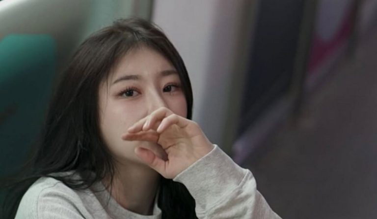 Former IZ*ONE Member Apologizes To Boy Group Fans For This Ridiculous Reason