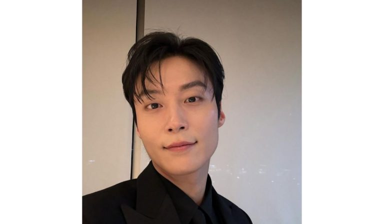 Popular Actor Tries To Connect With Fans Attending Unofficial Fan Events, But It Backfired, Agency Issues Response