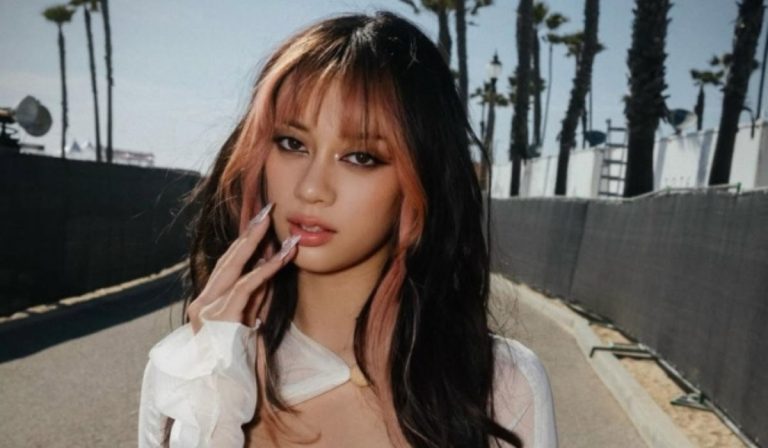 Another Popular Idol From HYBE U.S. Comes Out As Bisexual