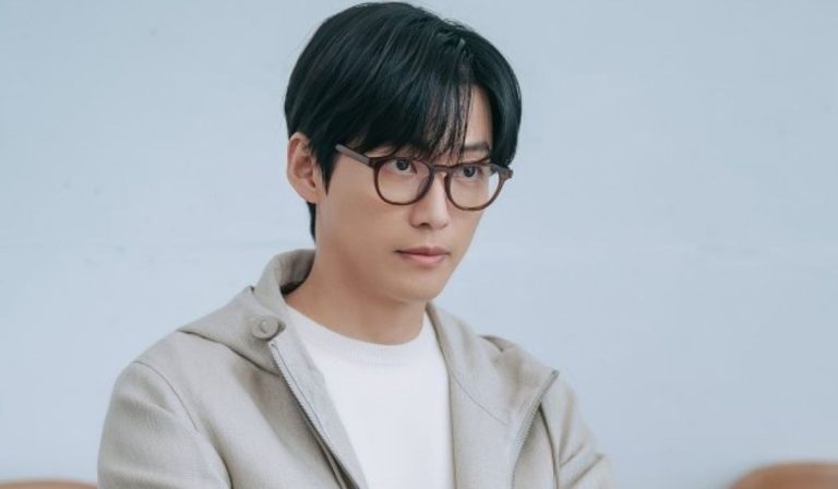 Famous Korean Actor Asks Fans To Watch New Drama’s Upcoming Episodes After It Sees Surprising Drop In Ratings In Its Premiere