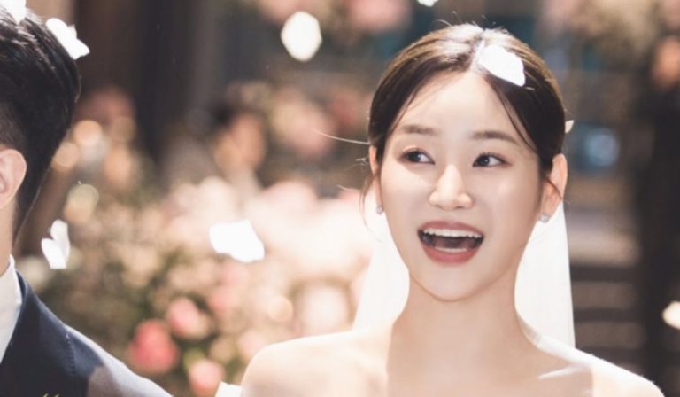 Beloved 3rd Gen Idol Surprises With Pregnancy Announcement