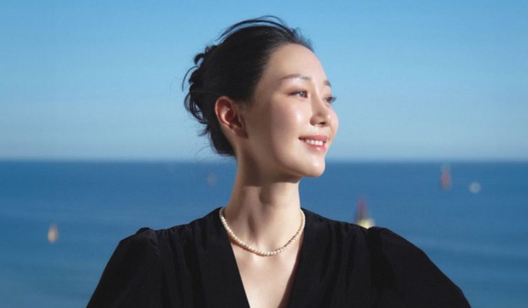 One Of The Most Beloved Korean Actresses Announces Wedding A Year After Registering Marriage And Giving Birth