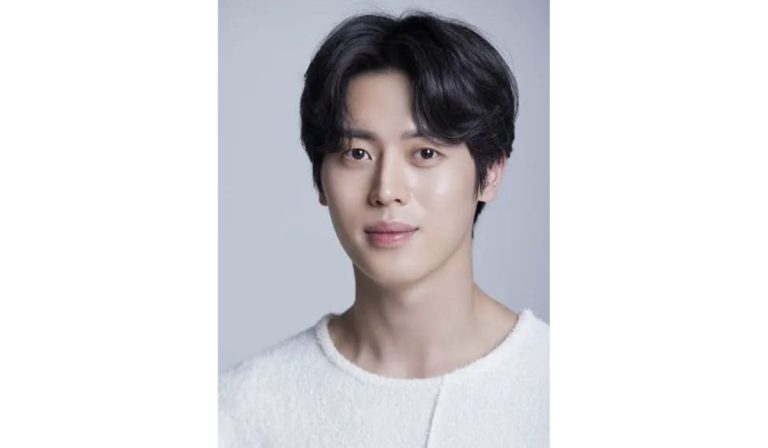 The “Bon Appétit, Your Majesty” Actor Who Gave Up 70% Of His Liver To His Mother Reveals He’s Exempt From The Military