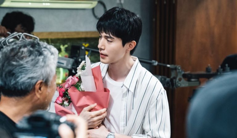 Famous Korean Actor Experiences Excessive Privacy Invasion, Agency Warns Against Disturbing Actions