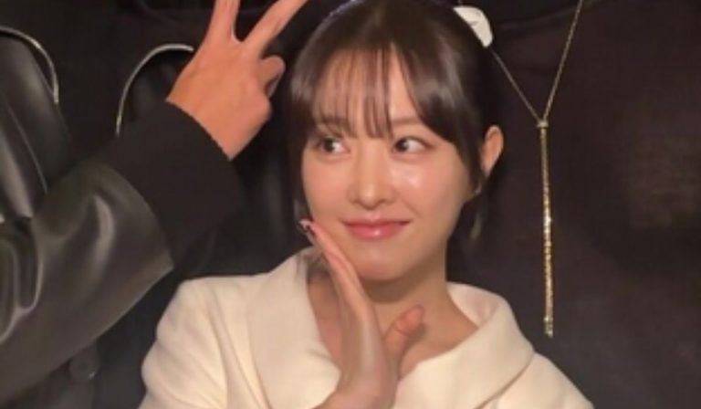 Park Bo Young Reportedly Restricted From Appearing On W Korea’s Red Carpet Event Last Year For Not Wearing Sponsored Stockings, Agency Responds