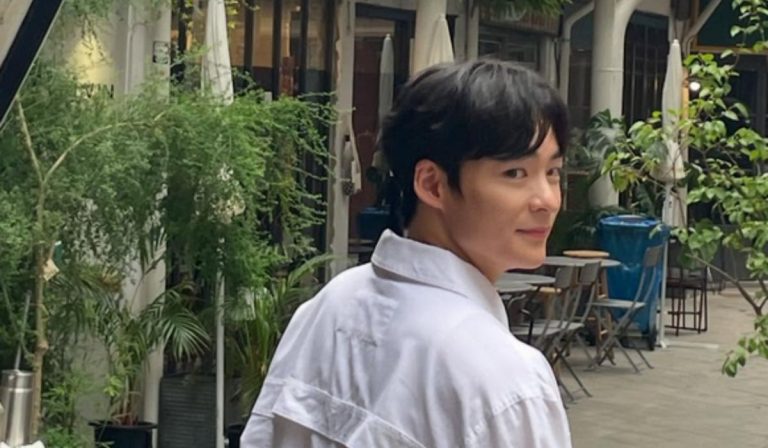 Rising Korean Actor Song Geon Hee Surprises With Military Enlistment Announcement