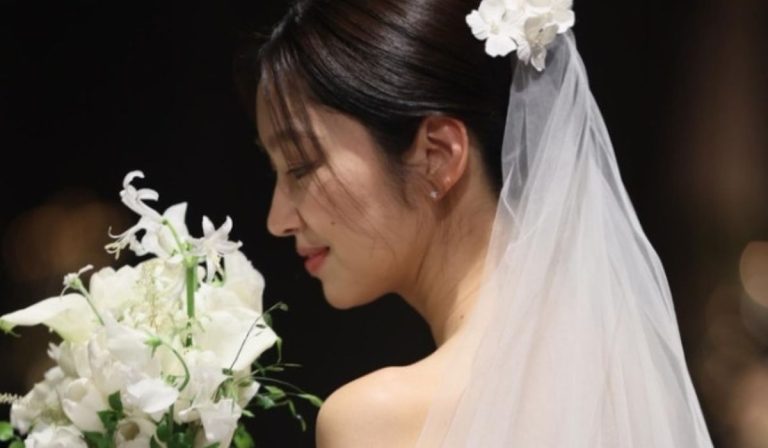 Actress Choi Yoo Hwa Surprises With Marriage And Pregnancy Announcement