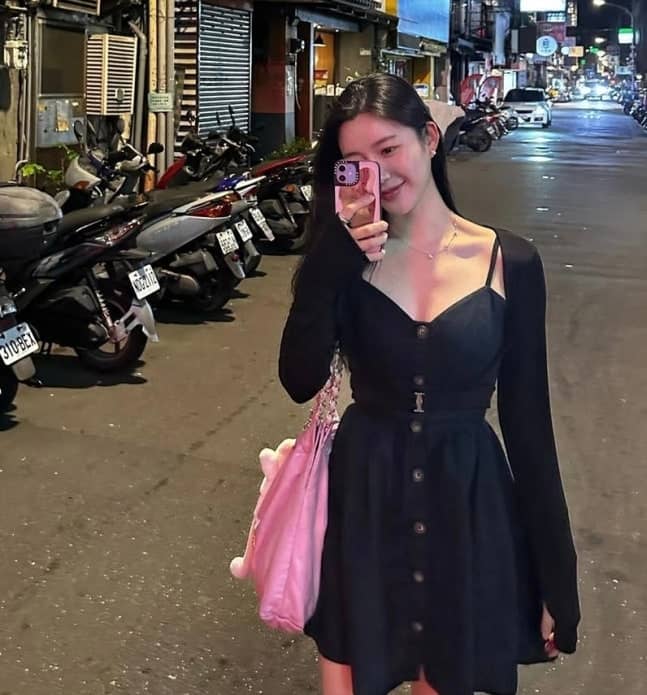 https://jazminemedia.com/wp-content/uploads/2026/04/Actress-Lee-Da-In-.jpg