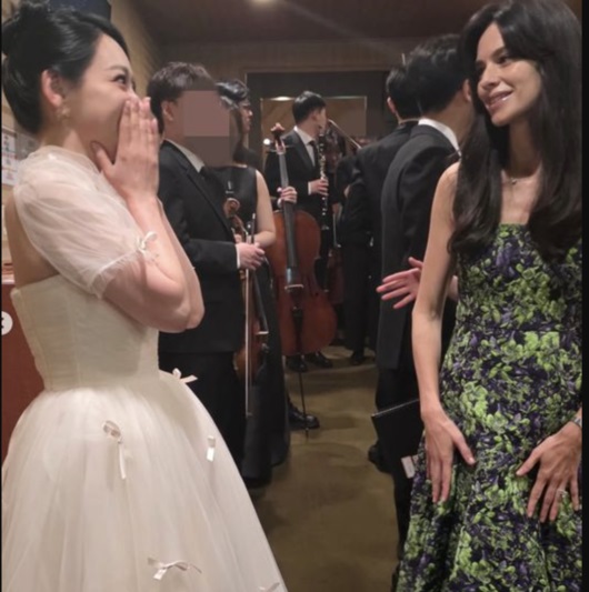 https://jazminemedia.com/wp-content/uploads/2026/04/Song-Joong-Ki-And-Wife-Katy-Louise-Saunders-.jpg