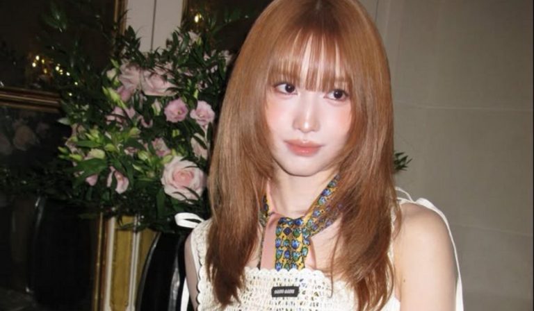 Member Of Famous Kpop Girl Group Reveals She Had To Extract A Tooth During Tour, Raising Concerns Of Overwork