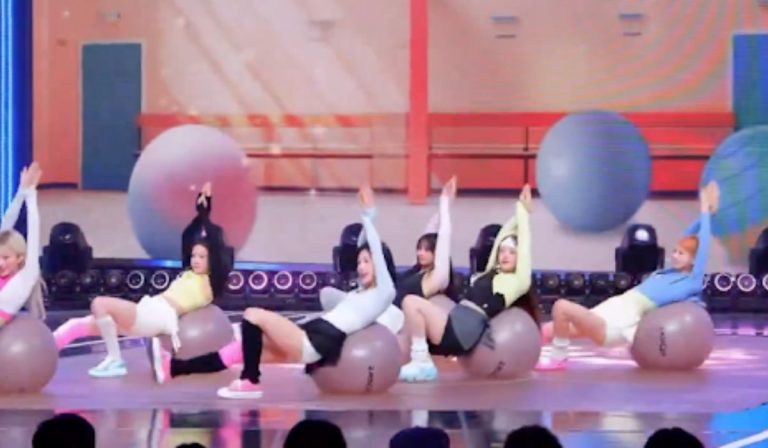 Rising Girl Group Atheart Stuns With Their Unique Dance For Their Recent Comeback