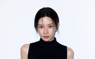 Moon Ga Young Joins Former Co-Star Cha Eun Woo’s Agency