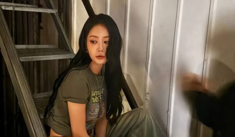 Soyu Thanks Fans for Their Support Following Her Father’s Passing