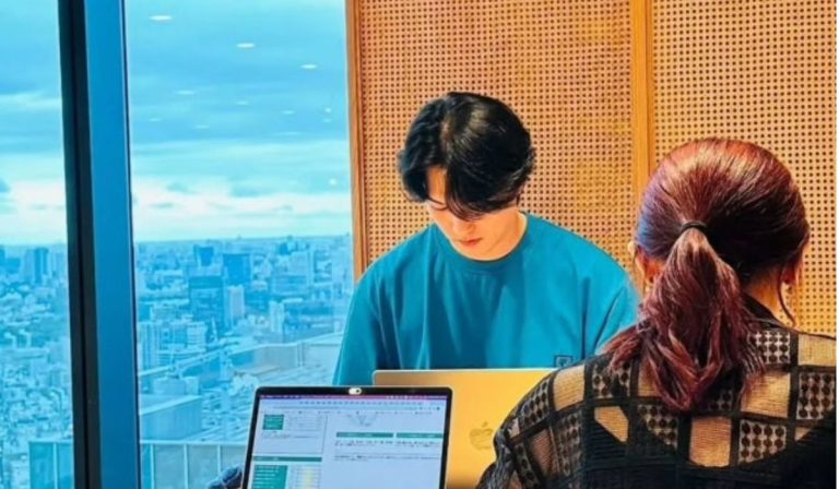 Former Controversial K-pop Idol Returns to Social Media