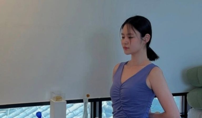 Actress Once Accused of School Bullying Returns to the Spotlight as a Yoga Instructor, Five Years Later
