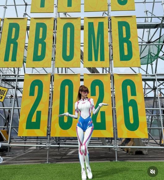 Yena at Waterbomb
