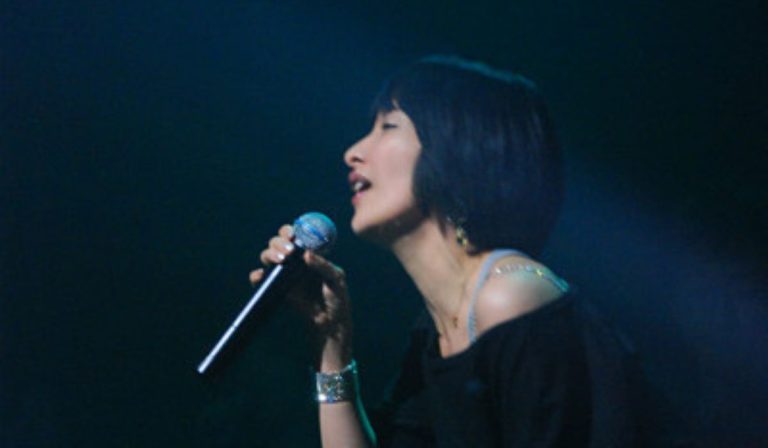 Singer Known For Hit Songs From The 90s Announces Divorce After 22 Years Of Marriage, Reveals Who Gets Custody Of Their Son